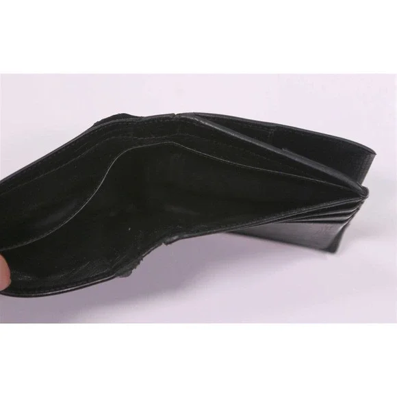 Gucci Very Recent Black Leather Bifold Wallet - Picture 9 of 12